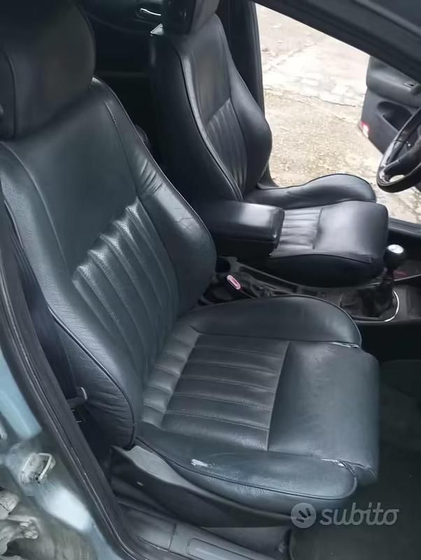 Usata Alfa Romeo 147 116 CV (85 kW) 2002 Grigio Utilitaria