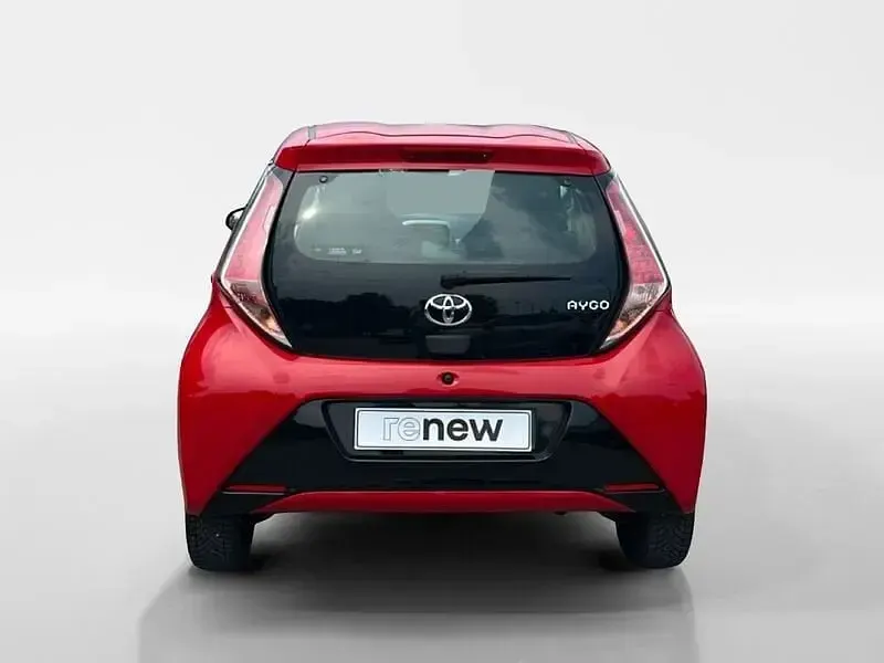 Usata Toyota Aygo X-wave 69 CV (50 kW) 2015 Rosso Utilitaria
