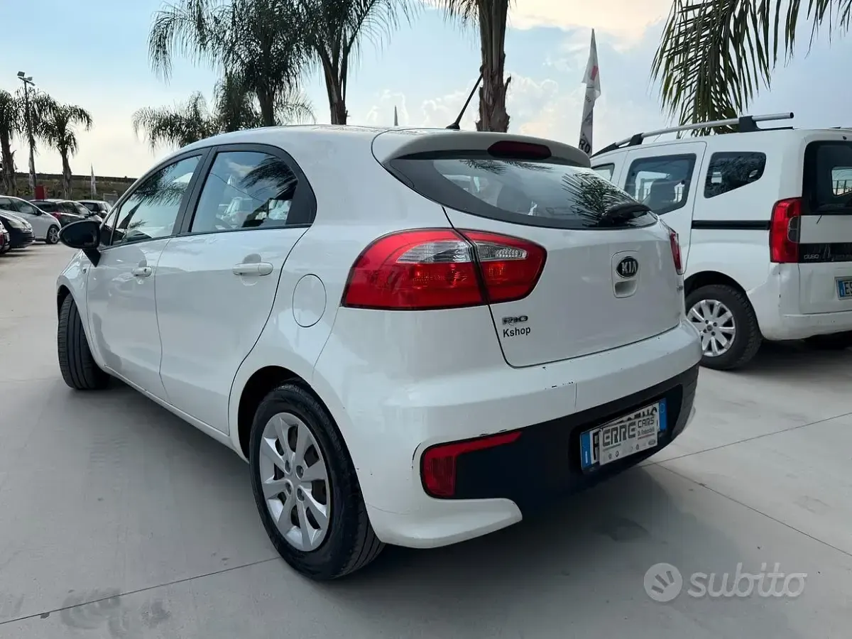 Usata Kia Rio 75 CV (55 kW) 2016 Bianco Utilitaria