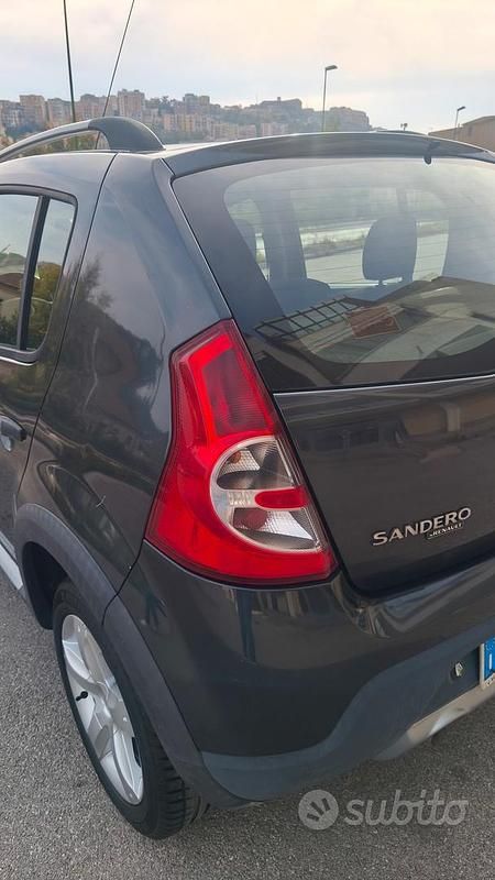 Usata Dacia Sandero Stepway 2010 Grigio Monovolume