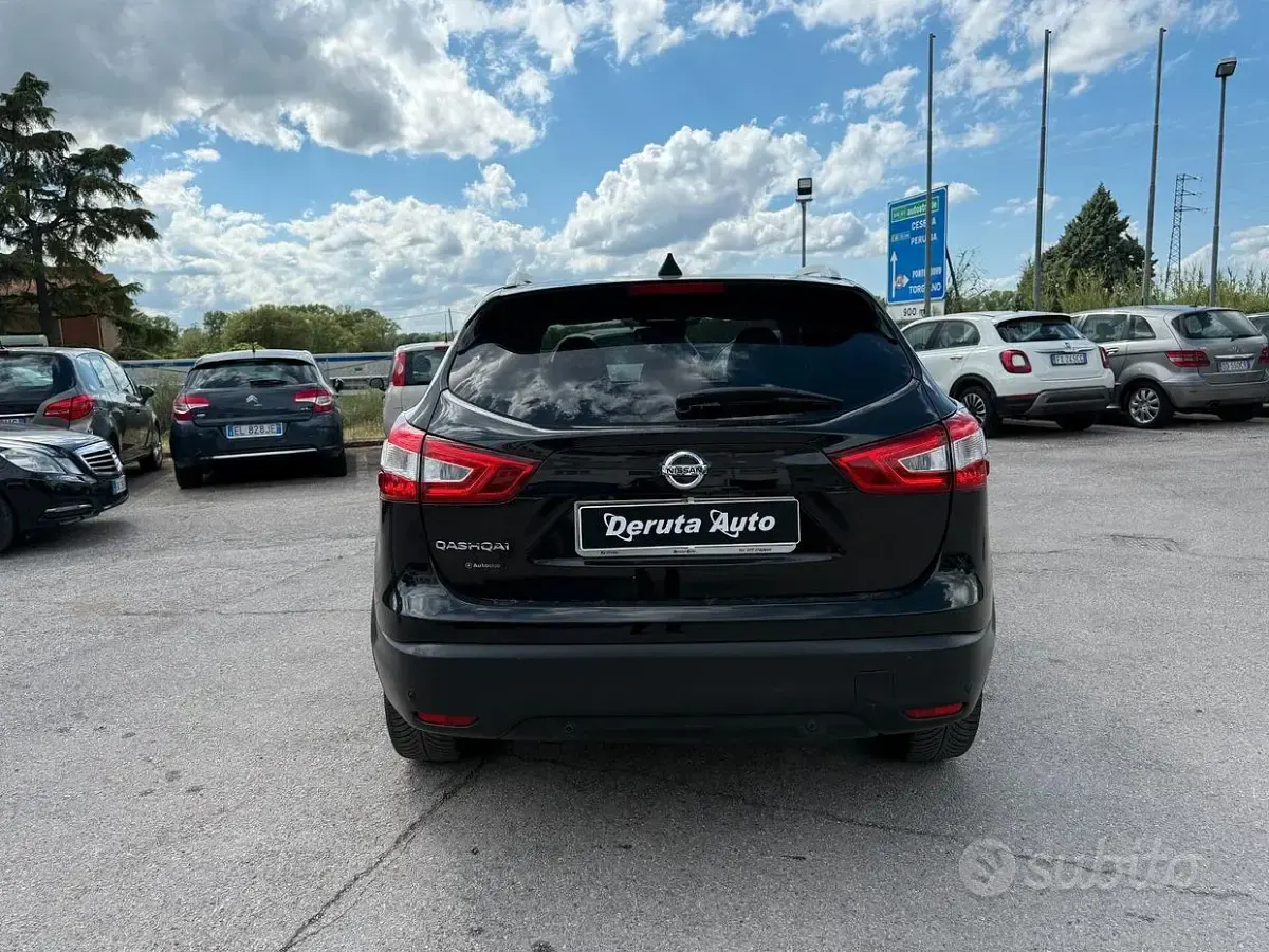 Usata Nissan Qashqai Acenta 110 CV (80 kW) 2016 Nero SUV