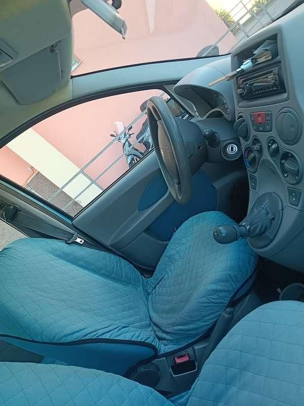 Usata Fiat Panda Dynamic 69 CV (50 kW) 2006 Blu/azzurro Utilitaria