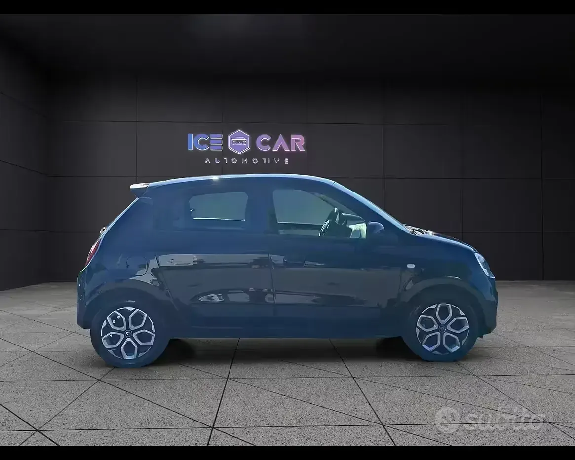 Usata Renault Twingo 30 kW (42 CV) 2023 Nero Utilitaria