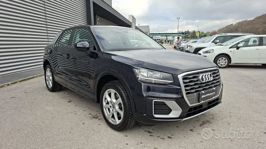 Usata Audi Q2 Design 116 CV (85 kW) 2017 Nero SUV