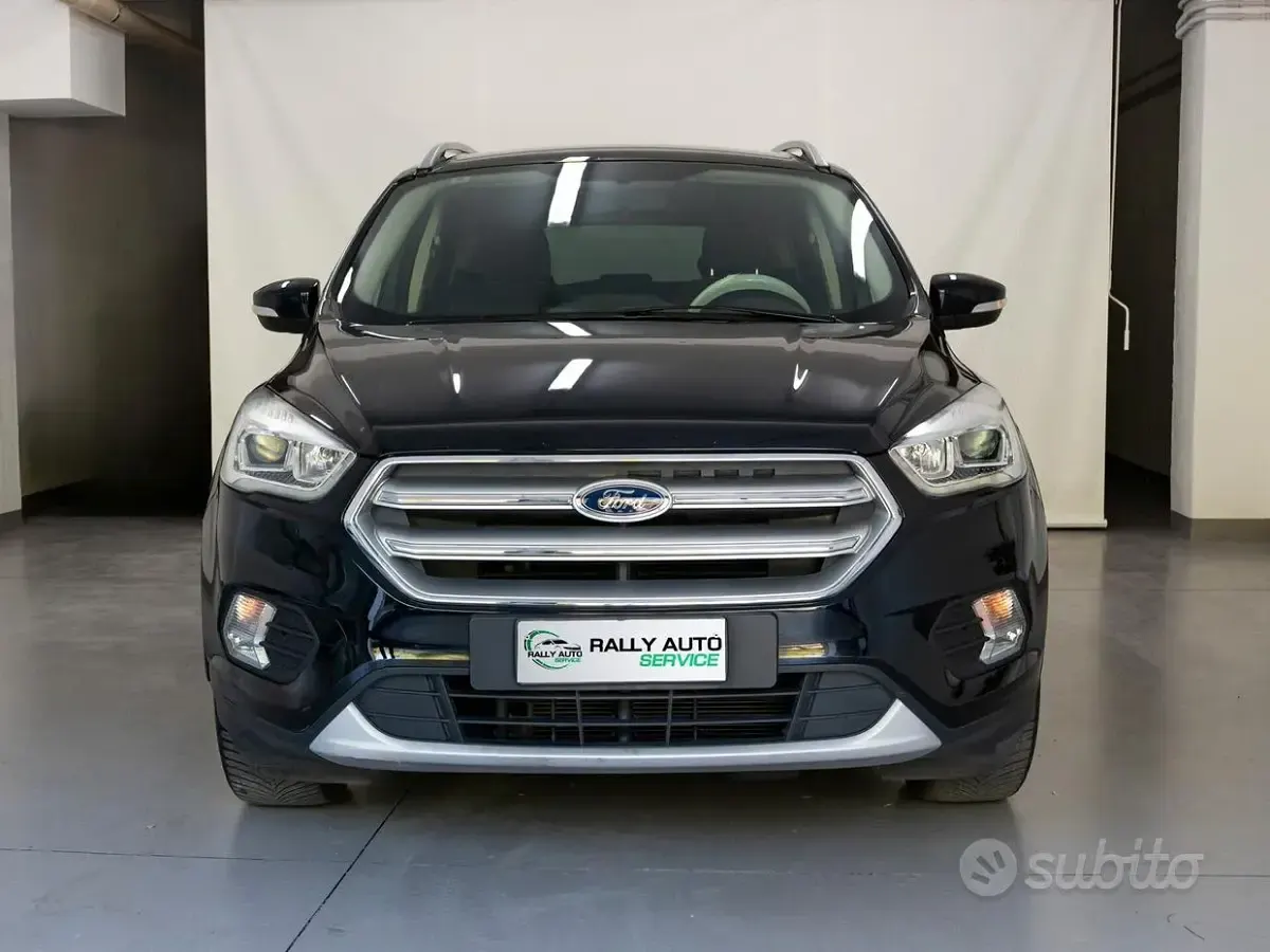 Usata Ford Kuga 120 CV (88 kW) 2019 Bluazzurro SUV