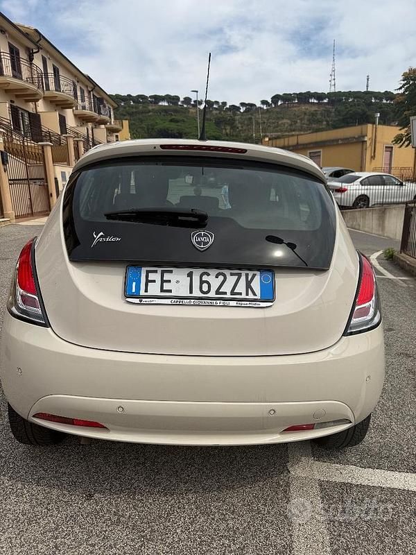 Usata Lancia Ypsilon 69 CV (50 kW) 2016 Utilitaria