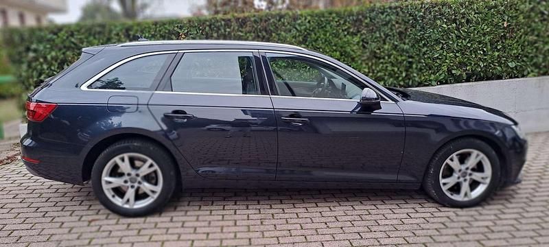 Usata Audi A4 Business 150 CV (110 kW) 2016 Blu/azzurro Station wagon