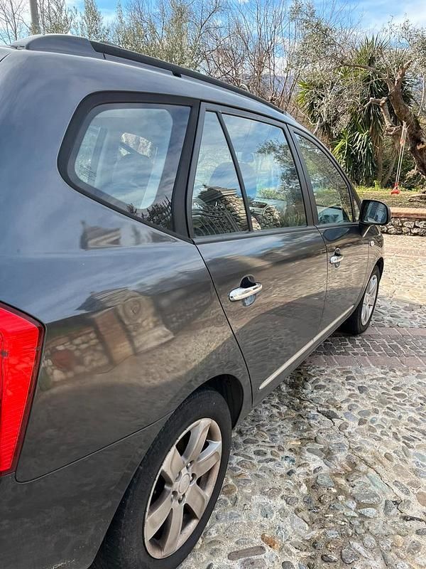 Usata Kia Carens 140 CV (102 kW) 2008 Monovolume