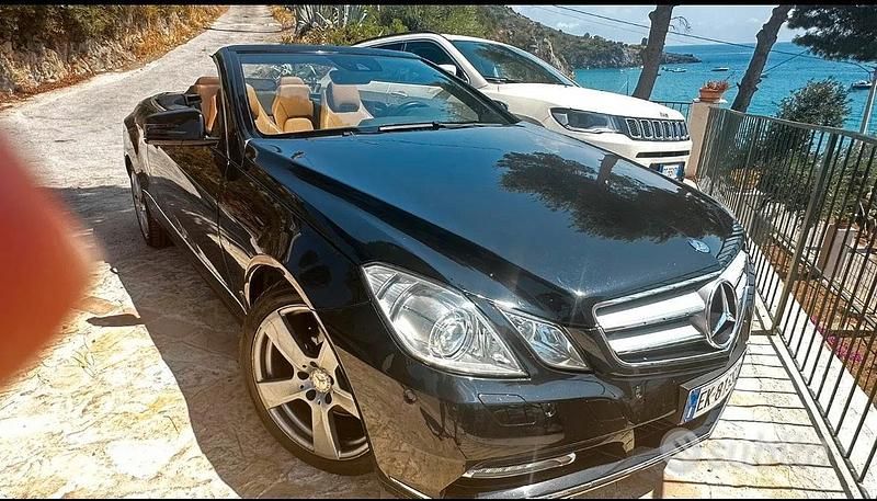Usata Mercedes E250 2011 Nero Cabrio