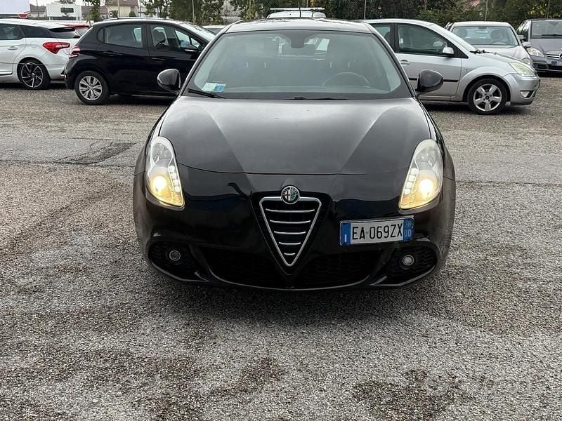Nero Usata 2010 Alfa Romeo Giulietta Progression Tre volumi | 5100 € (Ottimo prezzo) - Immagine 1/4