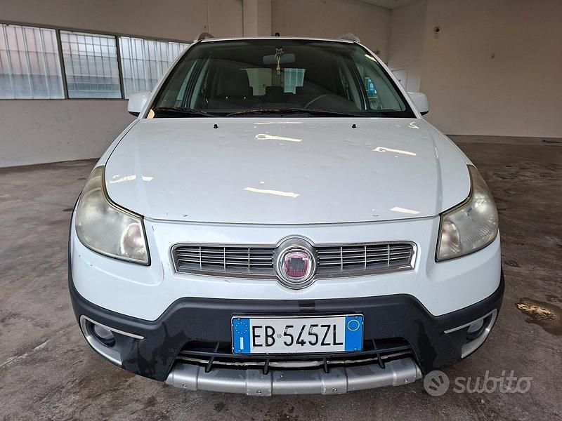 Usata Fiat Sedici Dynamic 120 CV (88 kW) 2010 Bianco SUV