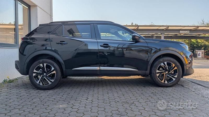 Usata Peugeot 2008 Allure 131 CV (96 kW) 2023 Nero SUV