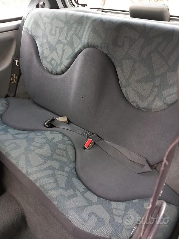 Usata Nissan Micra 2000 Grigio Utilitaria