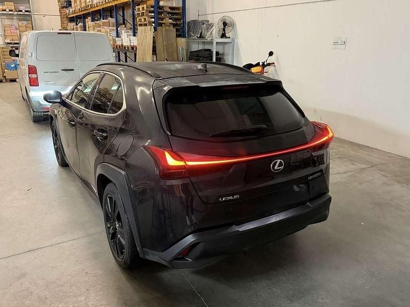 Nero Usata 2021 Lexus UX SUV | 20.000 € (Buon prezzo) - Immagine 1/4