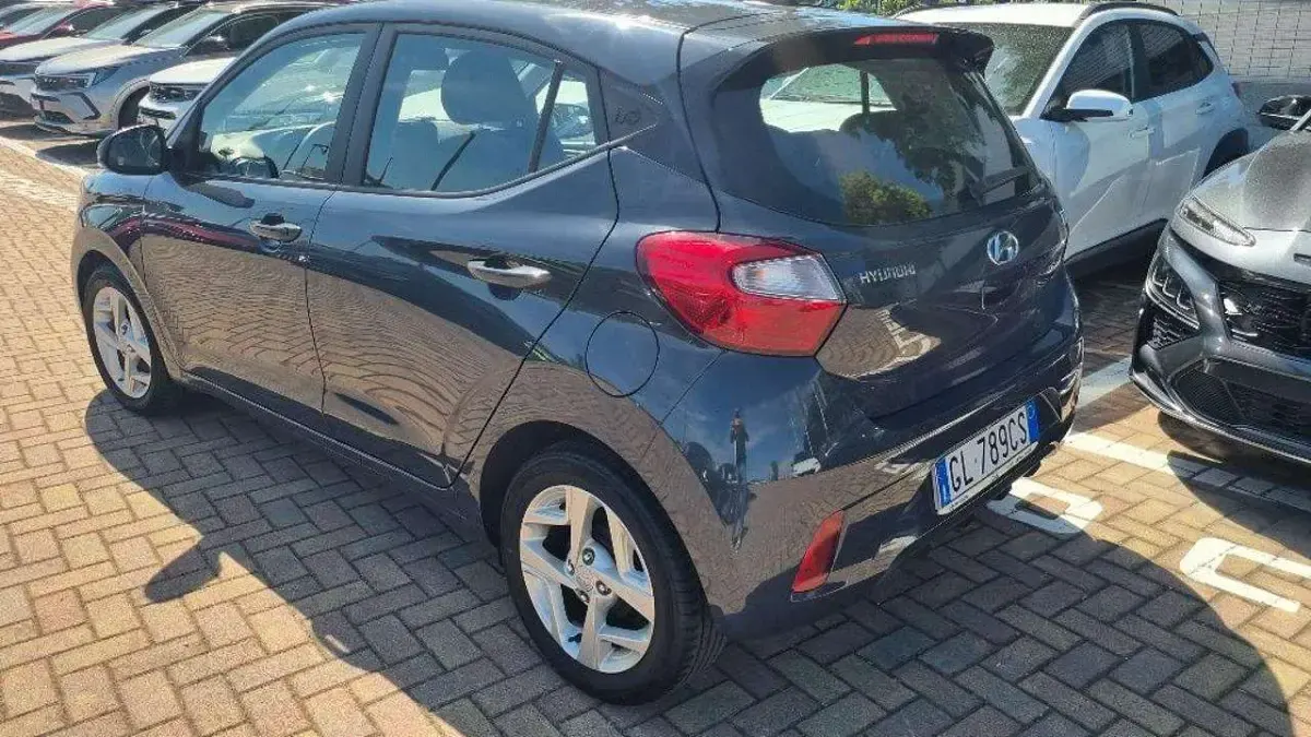 Usata Hyundai i10 67 CV (49 kW) 2023 Blu Utilitaria