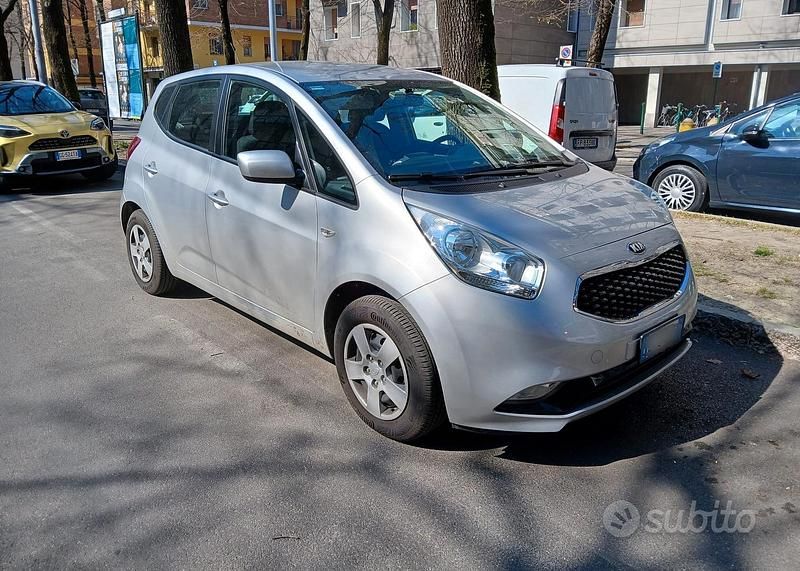 Usata Kia Venga Active 90 CV (66 kW) 2015 Grigio Utilitaria