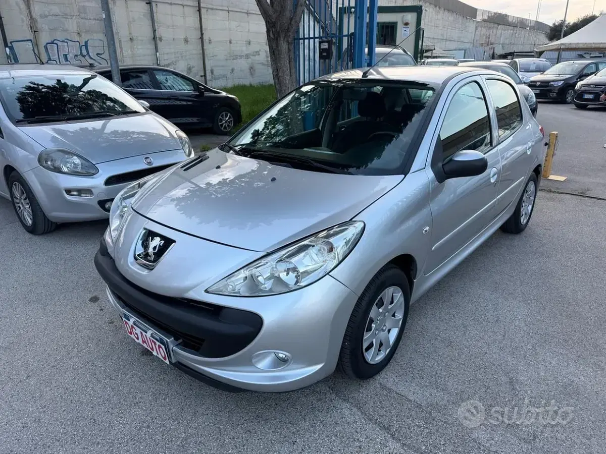 Usata Peugeot 206 60 CV (44 kW) 2011 Grigio Berlina
