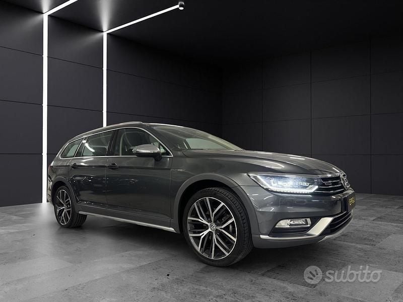 Usata VW Passat Alltrack 190 CV (139 kW) 2017 Grigio Station wagon
