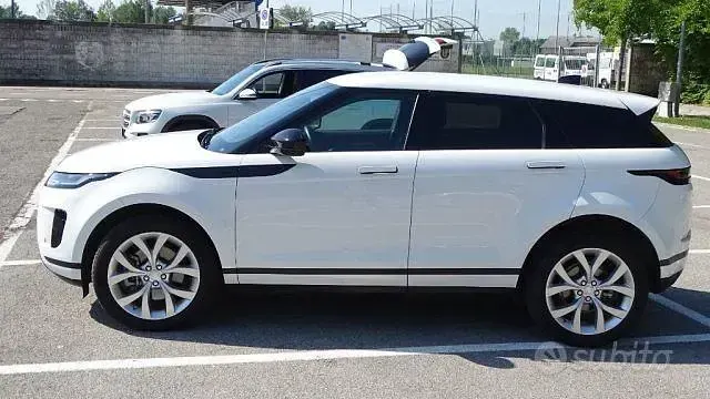 Usata Land Rover Range Rover evoque R-Dynamic 163 CV (119 kW) 2022 Bianco SUV