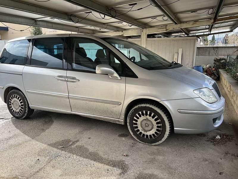 Usata Lancia Phedra 109 CV (80 kW) 2004 Monovolume