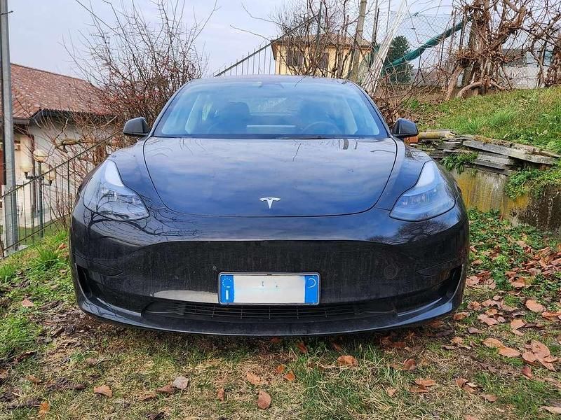 Usata Tesla Model 3 Standard Range 235 kW (320 CV) 2023 Nero Berlina