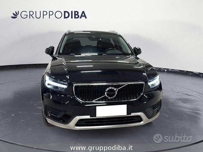 Usata Volvo XC40 Momentum 150 CV (110 kW) 2019 Nero SUV