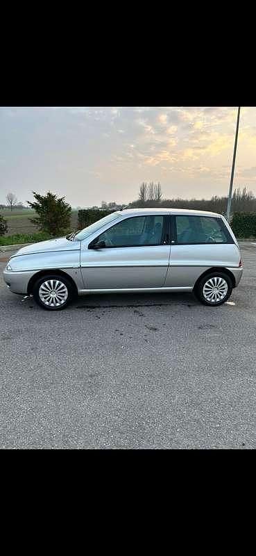 Usata Lancia Ypsilon 54 CV (39 kW) 2000 Utilitaria