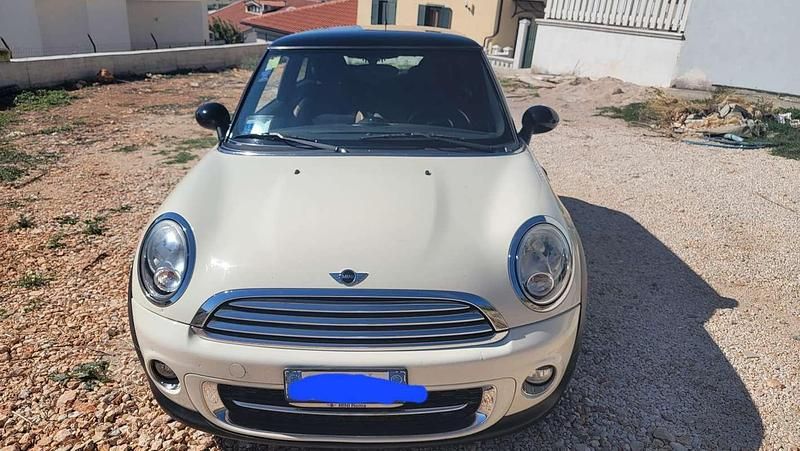 Usata 2010 Mini Cooper D Utilitaria | 5800 € (Buon prezzo) - Immagine 1/4