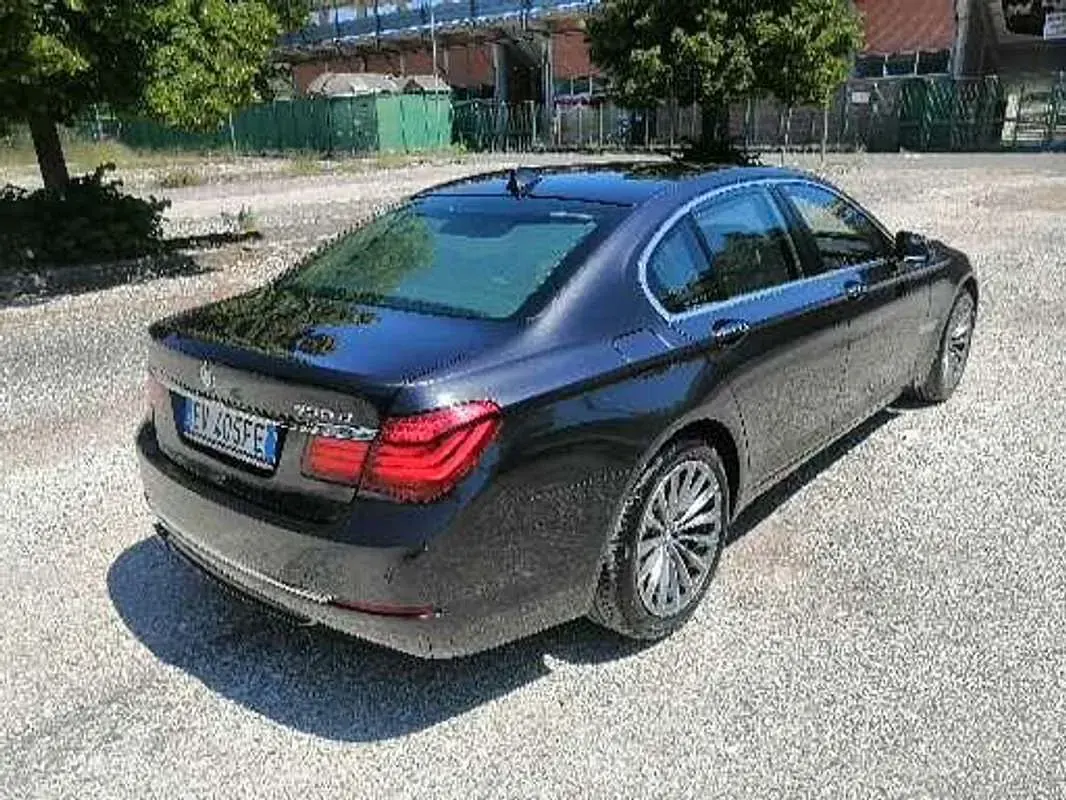 Usata BMW 730 258 CV (189 kW) 2014 Nero Berlina