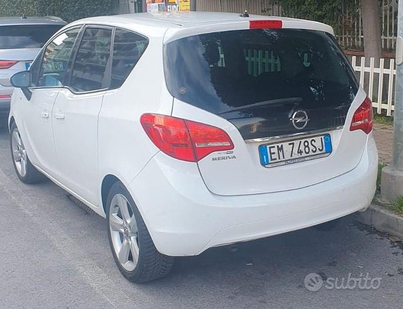 Usata Opel Meriva Cosmo 120 CV (88 kW) 2012 Bianco Monovolume