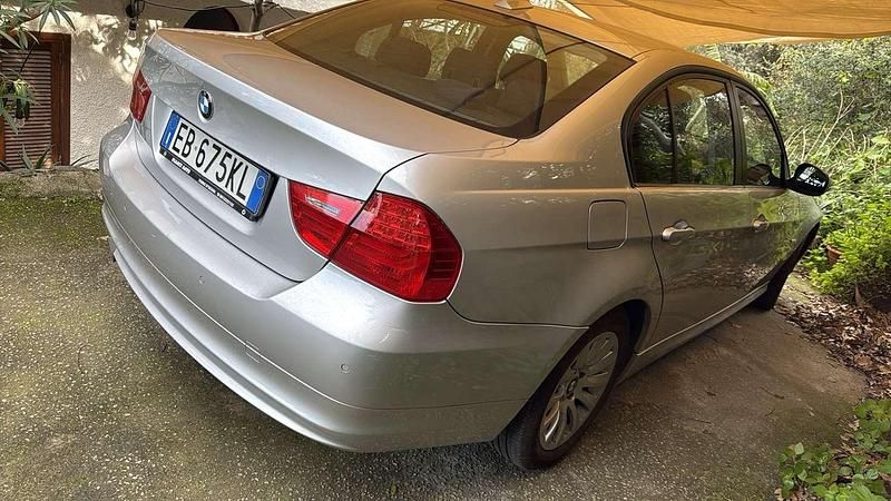 Usata BMW 318 143 CV (105 kW) 2009 Berlina
