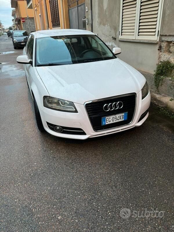 Usata Audi A3 Young 90 CV (66 kW) 2011 Bianco Berlina