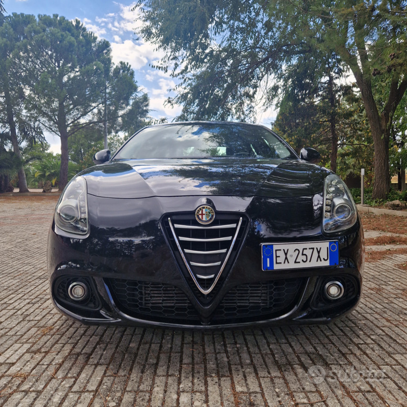 Usato 2014 Alfa Romeo Giulietta 1.6 Diesel 109 CV (7.900 €)
