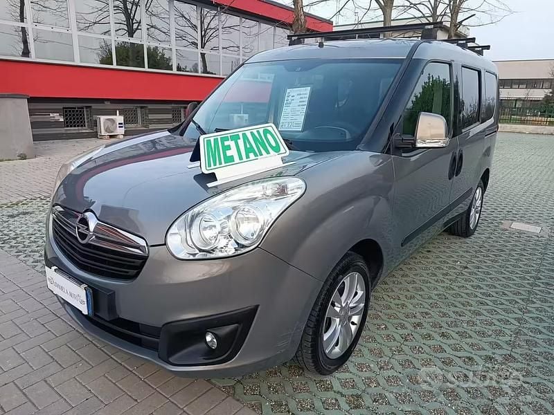 Usata Opel Combo 120 CV (88 kW) 2013 Grigio Monovolume