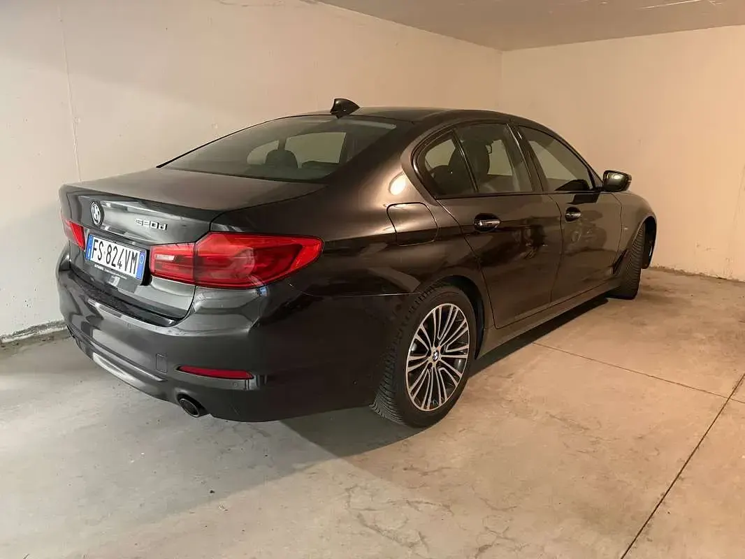 Usata BMW 520 Sport Line 190 CV (139 kW) 2018 Grigio Berlina