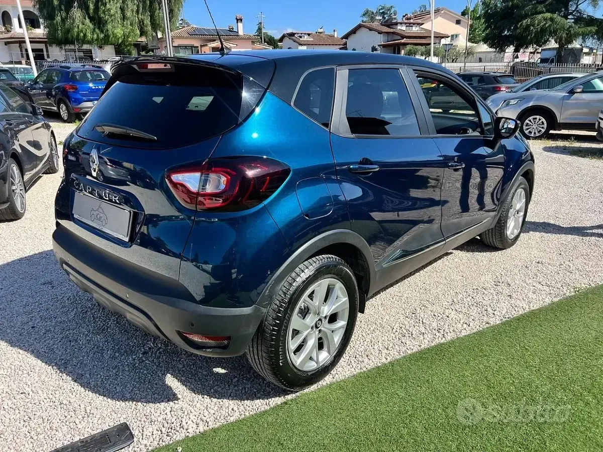 Käytetty Renault Captur Business 90 HP (66 kW) 2019 Vihreä Katumaasturi