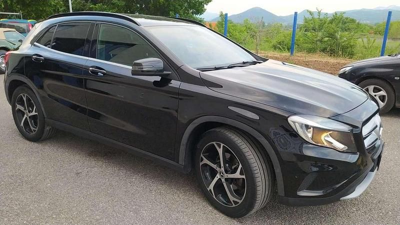 Usata Mercedes GLA200 Business 136 CV (100 kW) 2016 SUV