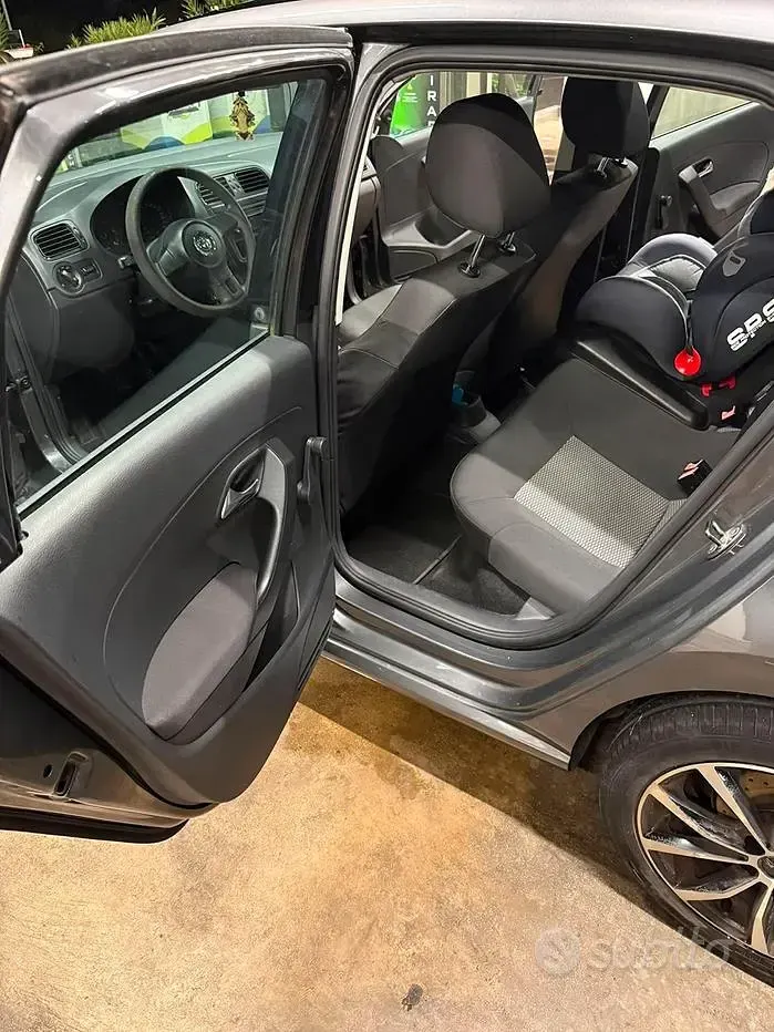 Usata VW Polo 90 CV (66 kW) 2010 Grigio Utilitaria