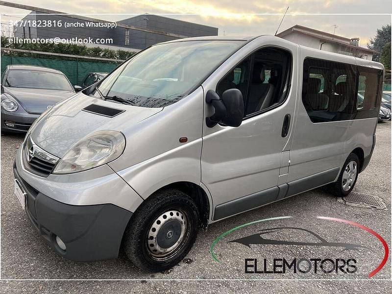 Usata Opel Vivaro 120 CV (88 kW) 2008 Bianco Monovolume