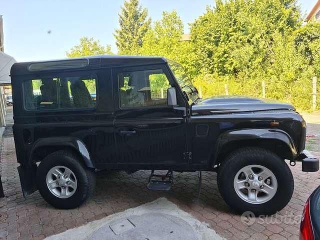 Usata Land Rover Defender 122 CV (89 kW) 2008 Nero SUV