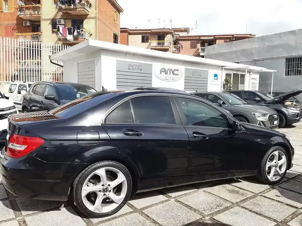 Usata Mercedes C180 120 CV (88 kW) 2013 Nero Berlina