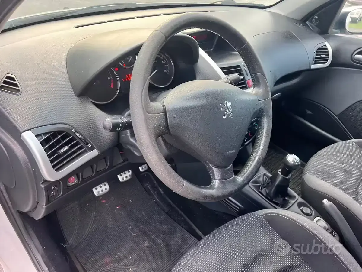 Usata Peugeot 206 60 CV (44 kW) 2011 Bianco Berlina