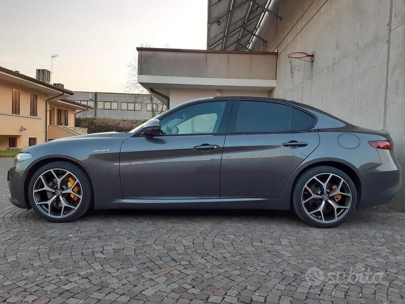 Grigio Usata 2018 Alfa Romeo Giulia Veloce Tre volumi | 26.000 € (Buon prezzo) - Immagine 1/4