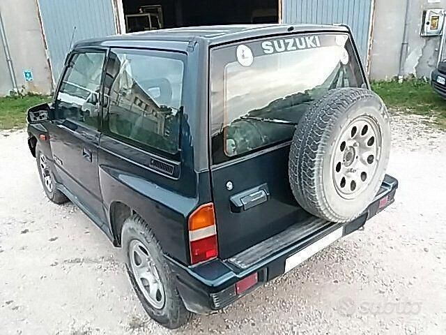 Usata Suzuki Vitara 97 CV (71 kW) 1996 Verde Station wagon