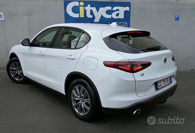 Usata Alfa Romeo Stelvio Business 190 CV (139 kW) 2021 Bianco SUV