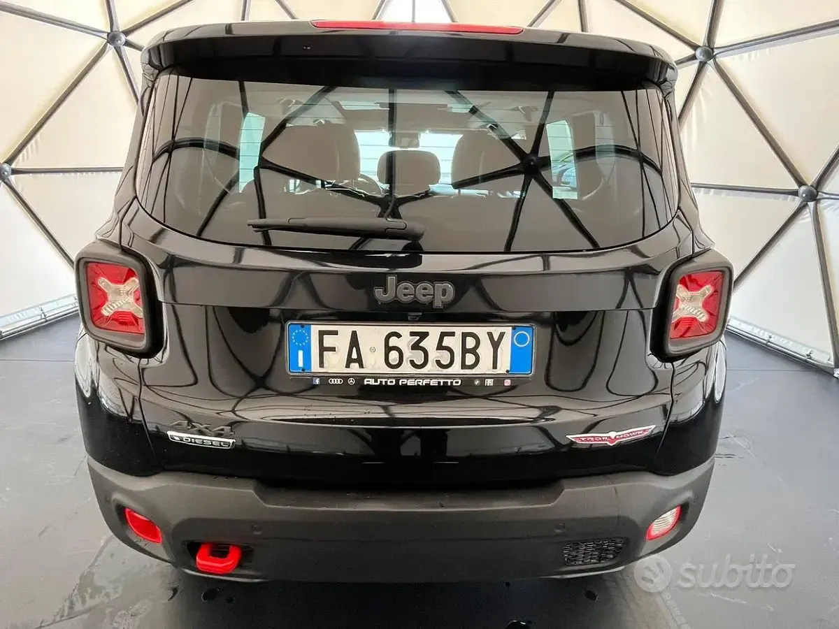 Usata Jeep Renegade Trailhawk 170 CV (125 kW) 2015 Nero SUV