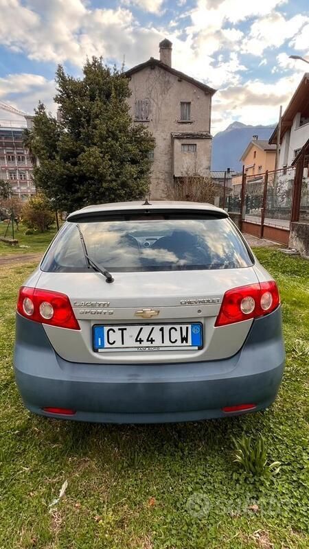 Usata Chevrolet Lacetti SX 109 CV (80 kW) 2005 Grigio Berlina