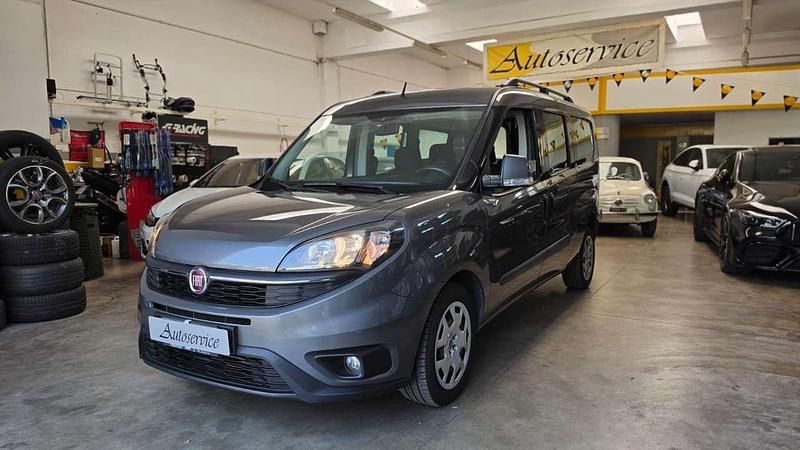 Usata Fiat Doblò Lounge 120 CV (88 kW) 2018 Grigio Monovolume