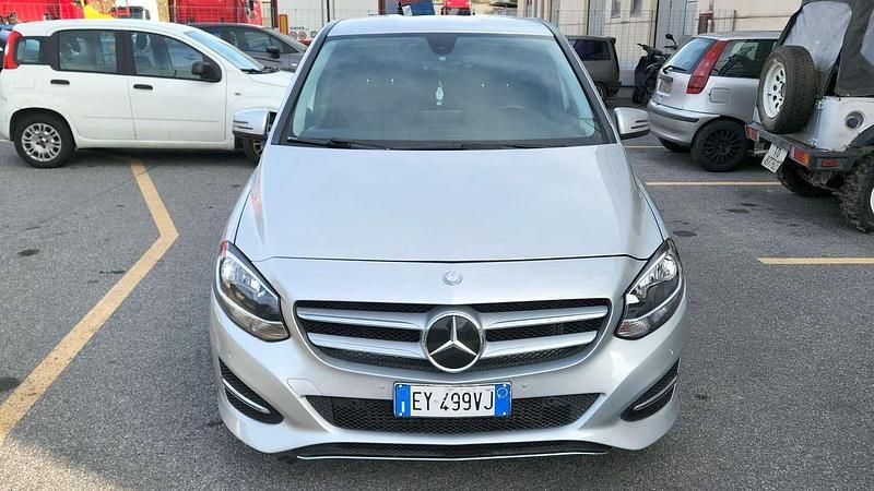 Usata Mercedes B160 Premium 90 CV (66 kW) 2015 Argento Monovolume