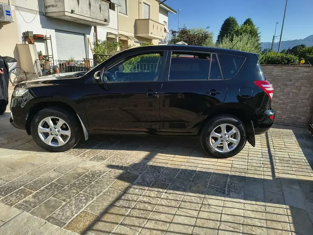 Usata Toyota RAV4 150 CV (110 kW) 2011 SUV